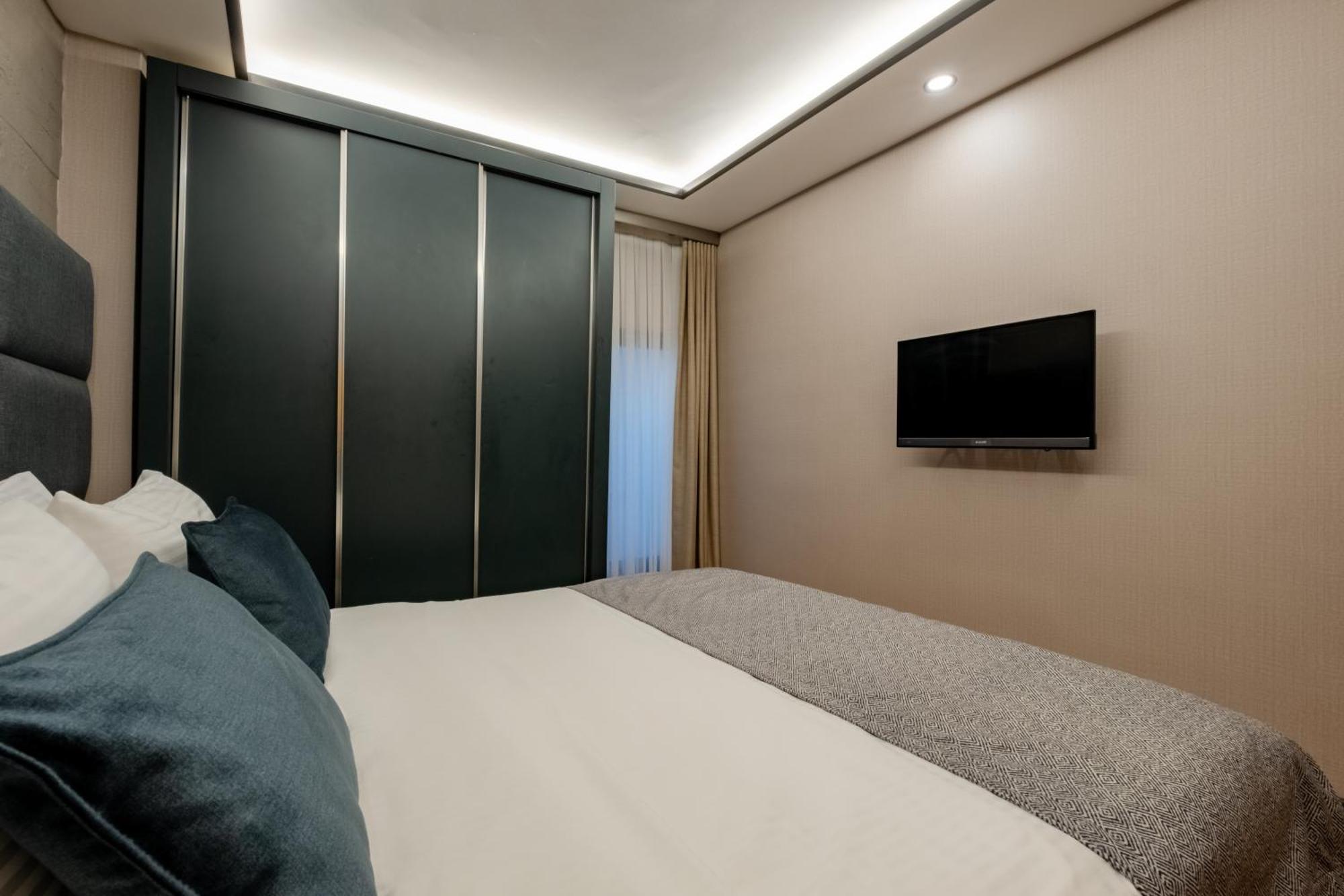 The Row Suites Taksim Istanbul Exterior photo