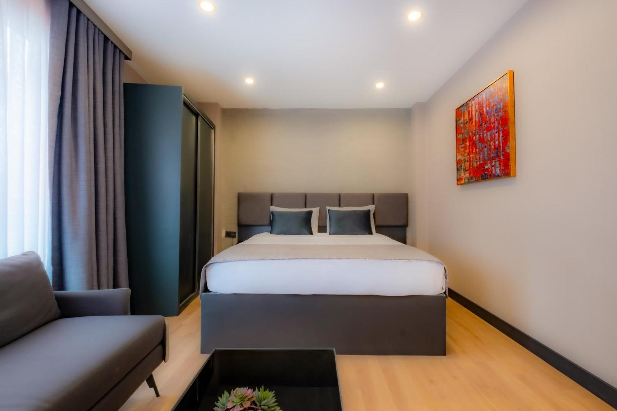 The Row Suites Taksim Istanbul Exterior photo