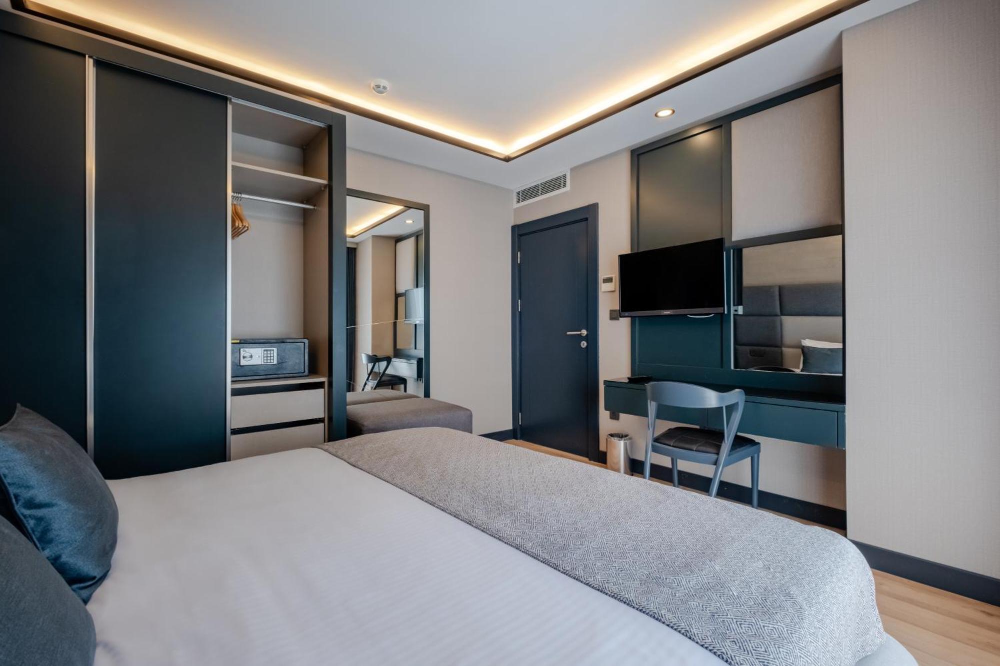 The Row Suites Taksim Istanbul Exterior photo